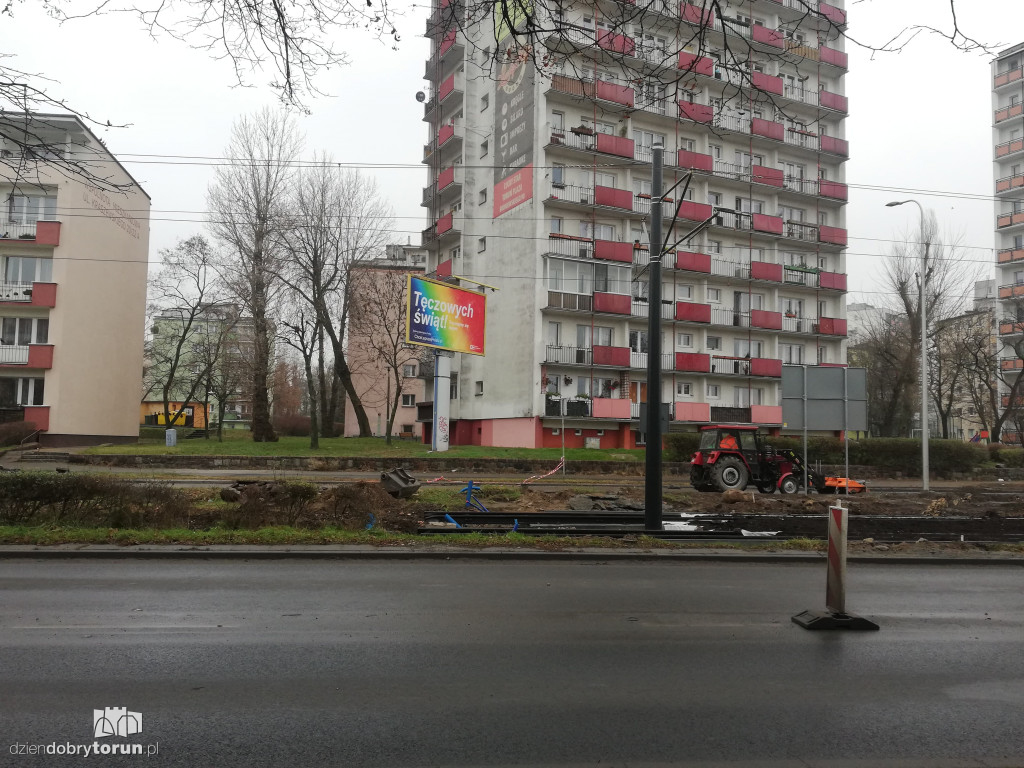 Toruń: tęczowe bilbordy na ulicach