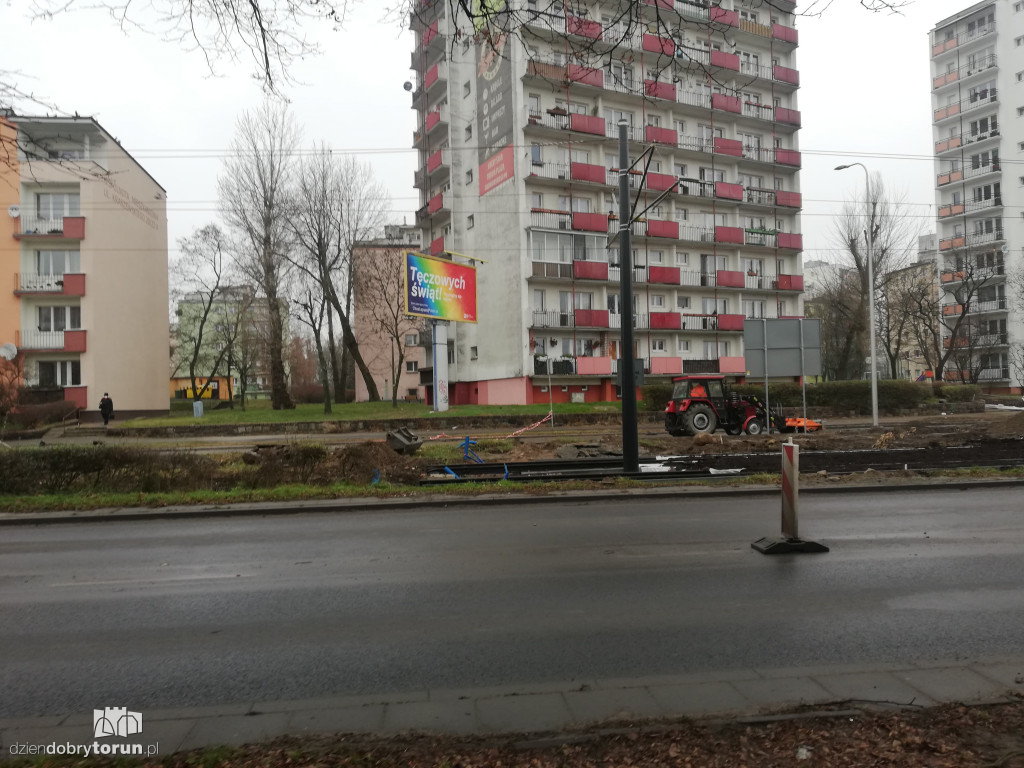Toruń: tęczowe bilbordy na ulicach