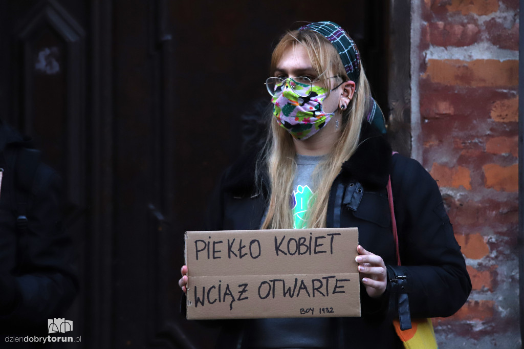 Pikieta pod siedzibą PIS