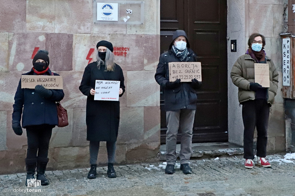 Pikieta pod siedzibą PiS