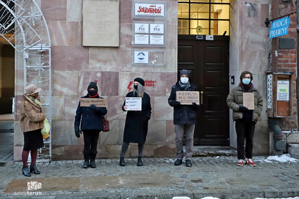 Pikieta pod siedzibą PiS