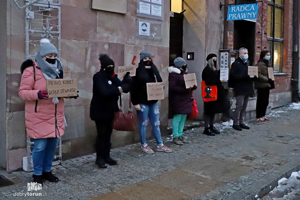 Pikieta pod siedzibą PiS