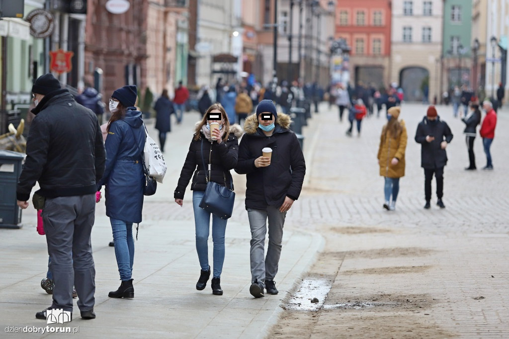 Tak torunianie noszą maseczki