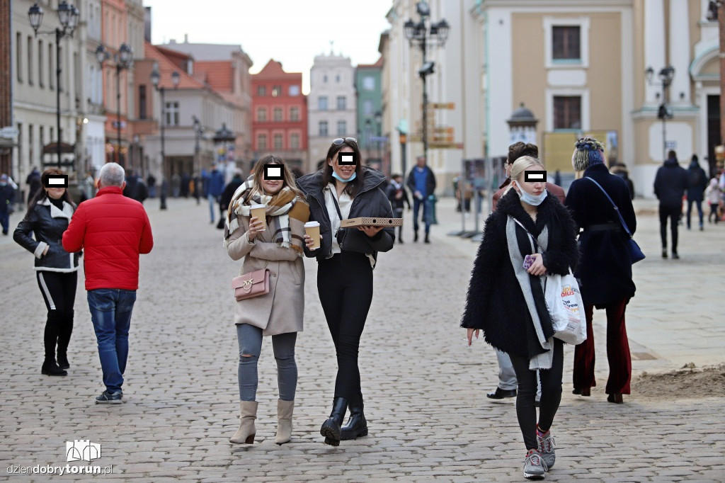 Tak torunianie noszą maseczki