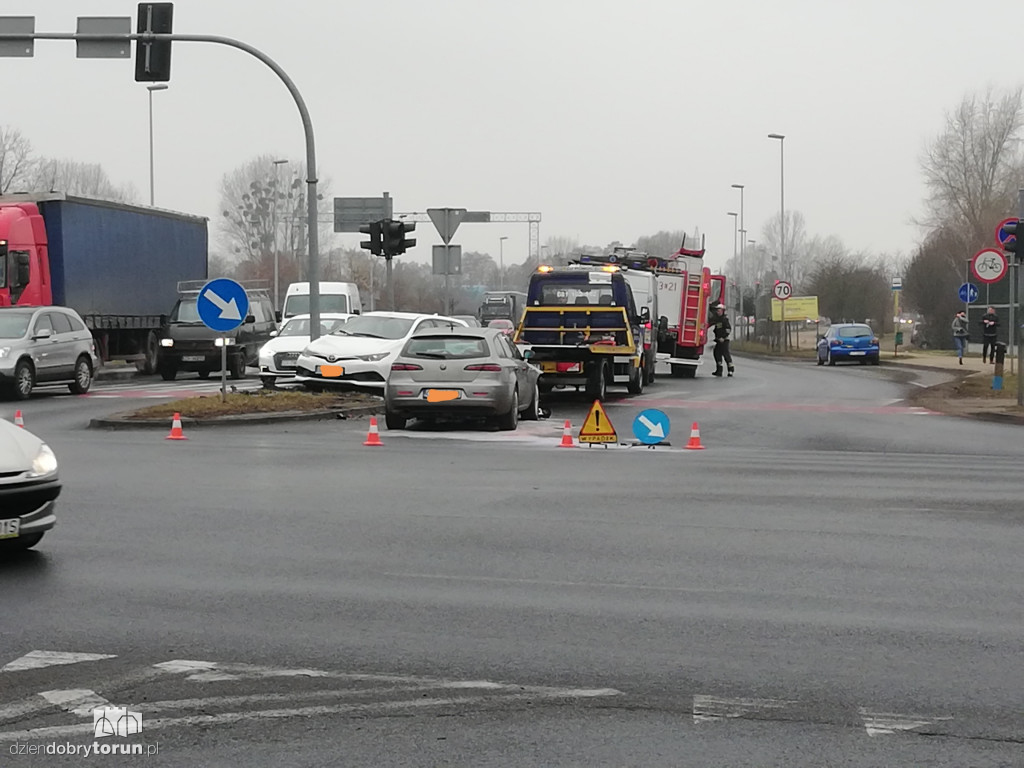 Toruń: kolizja przy Olimpijskiej/Olsztyńskiej