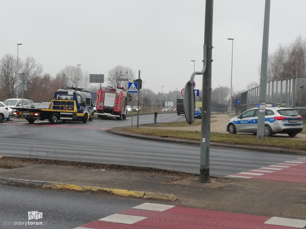 Toruń: kolizja przy Olimpijskiej/Olsztyńskiej