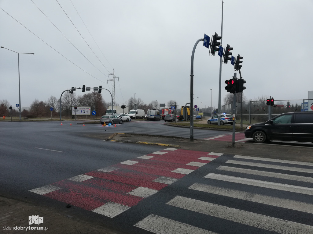 Toruń: kolizja przy Olimpijskiej/Olsztyńskiej
