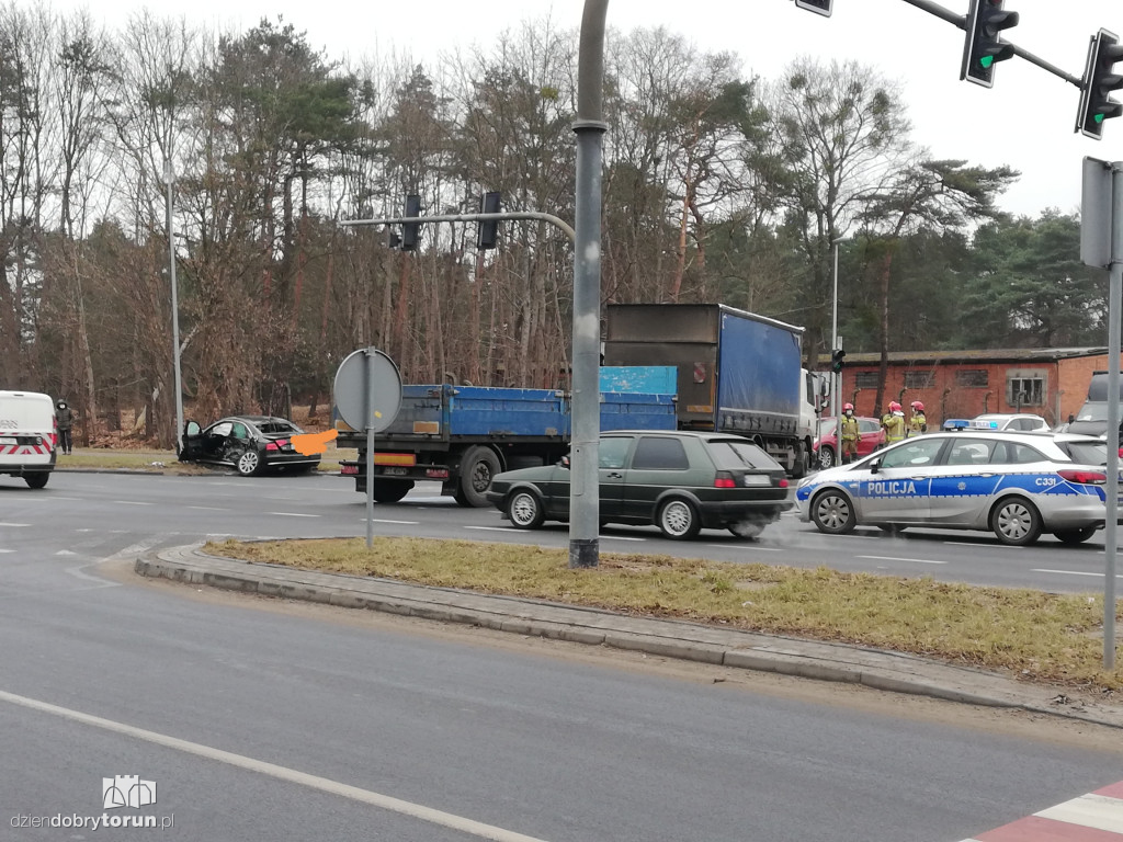 Toruń: poważna kolizja przy Szosie Chełmińskiej