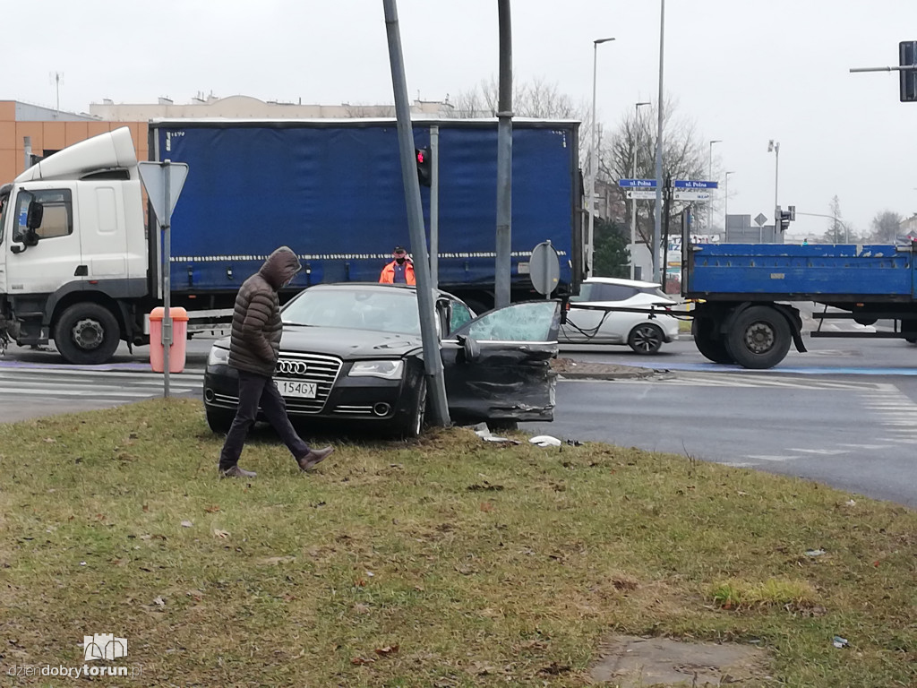 Toruń: poważna kolizja przy Szosie Chełmińskiej