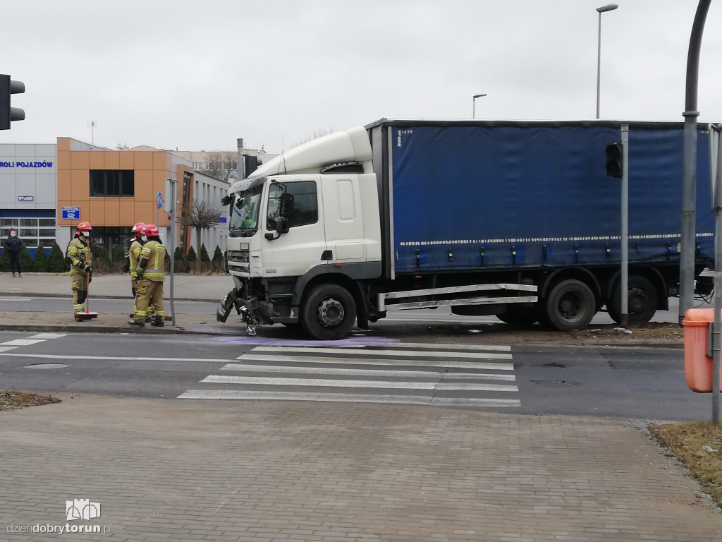 Toruń: poważna kolizja przy Szosie Chełmińskiej