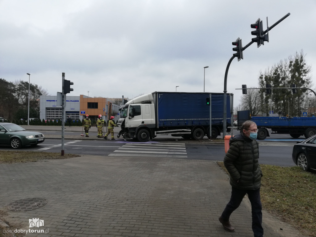 Toruń: poważna kolizja przy Szosie Chełmińskiej