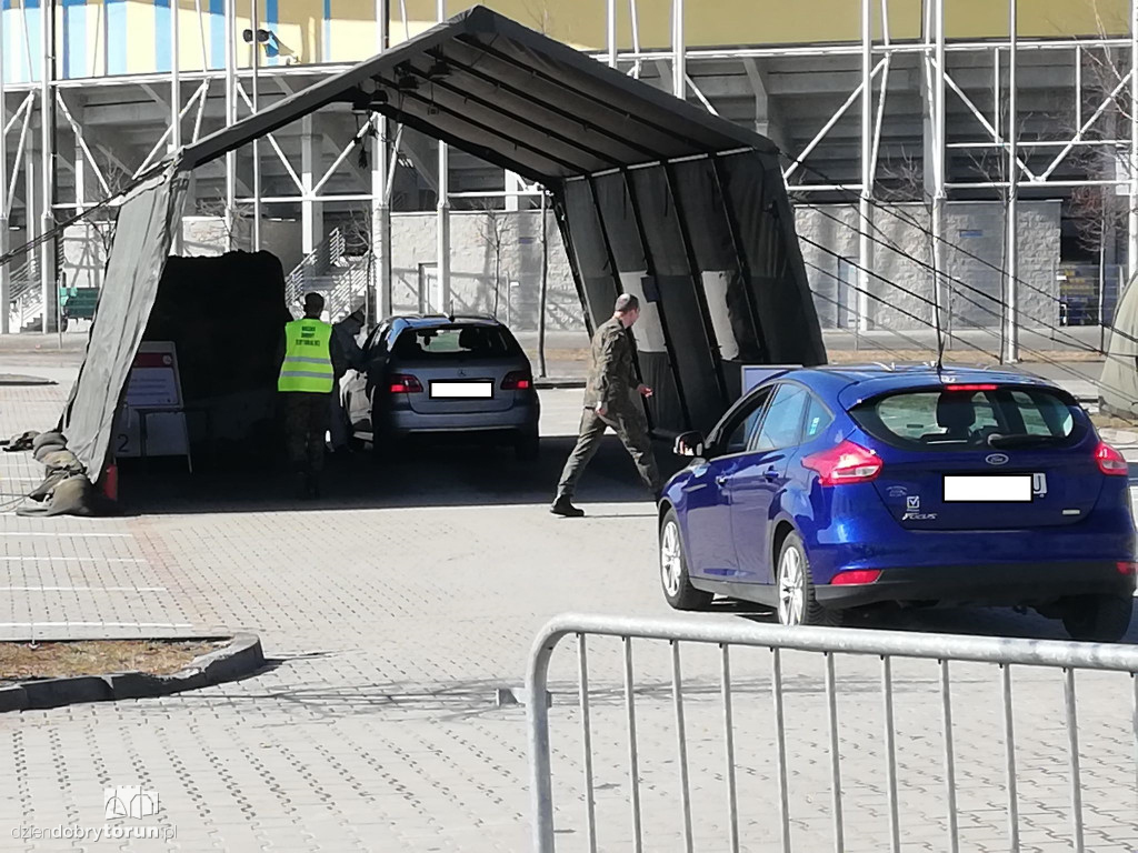 Torunianie masowo testują się na COVID-19