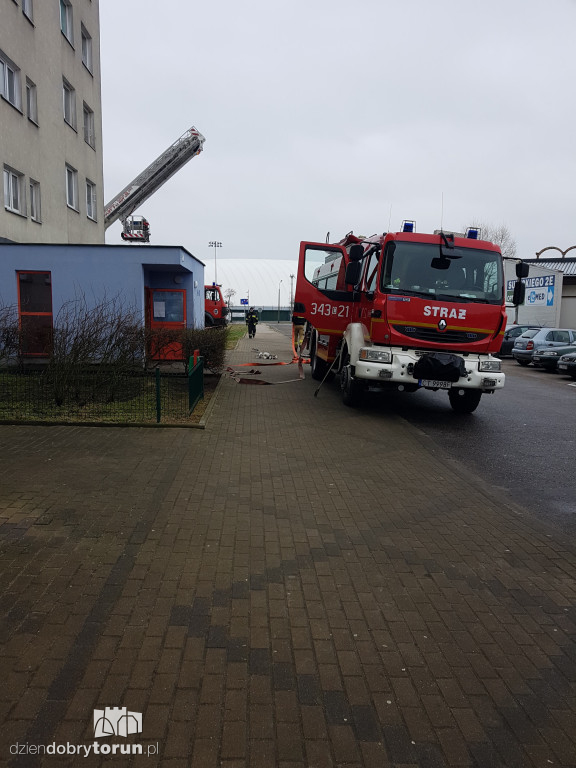 Toruń: ćwiczenia strażaków przy Suleckiego