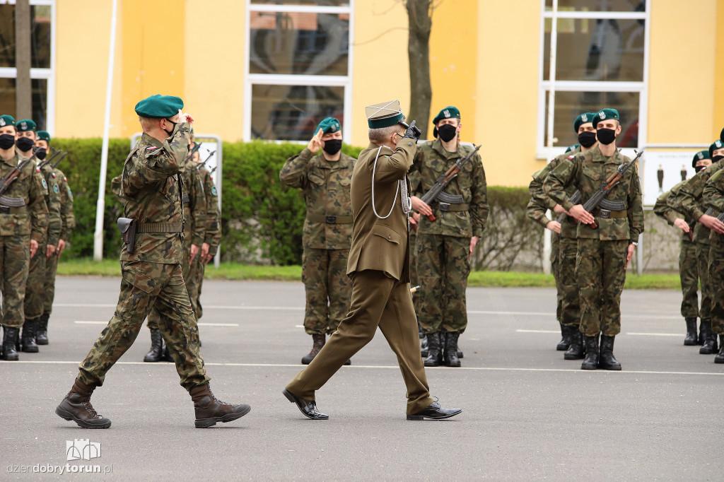 Uroczysta przysięga wojskowa służby przygotowawczej