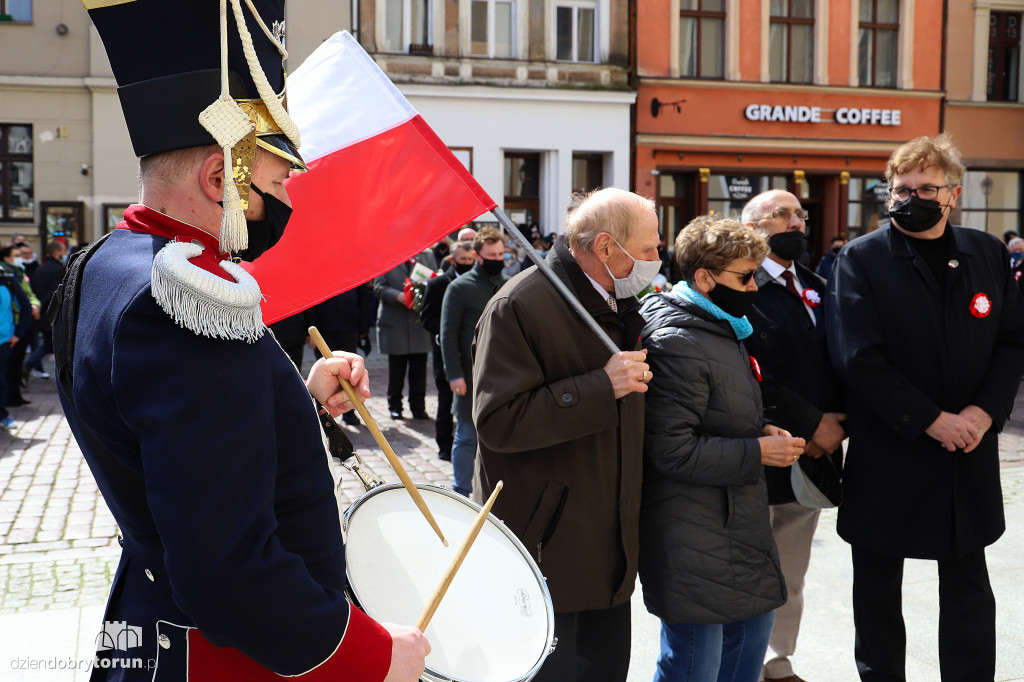 Toruń: uroczyste złożenie kwiatów