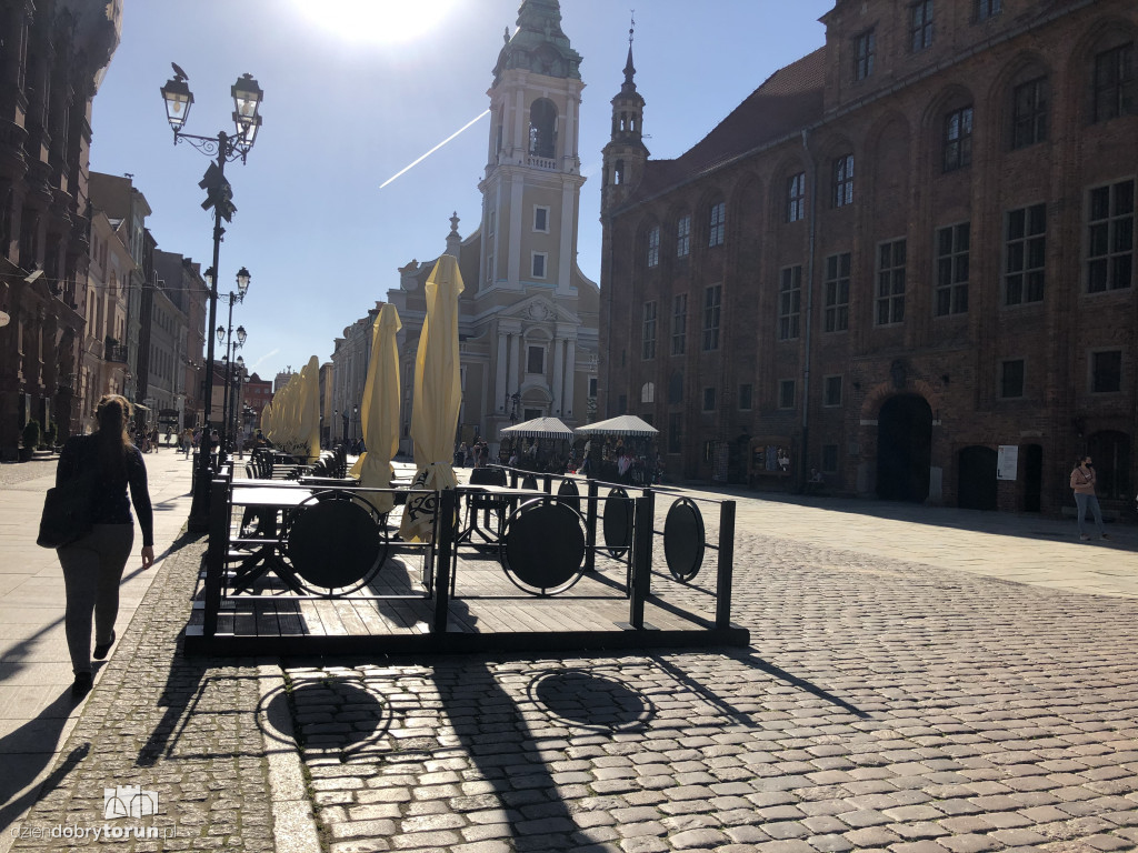 Ogródki restauracyjne na toruńskiej starówce