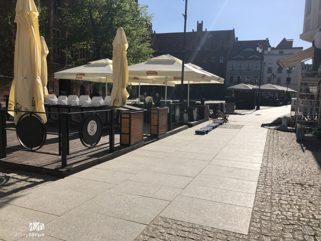 Ogródki restauracyjne na toruńskiej starówce