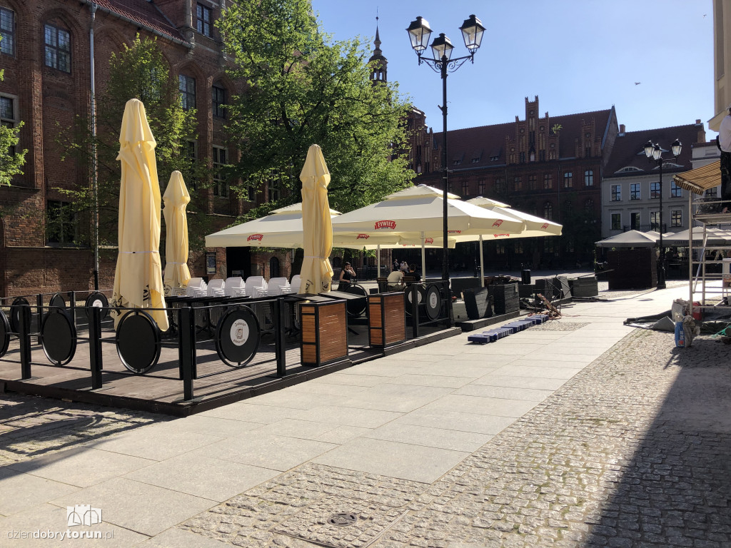 Ogródki restauracyjne na toruńskiej starówce