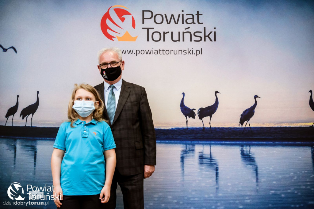 9-letni Kazik z wizytą w starostwie powiatowym