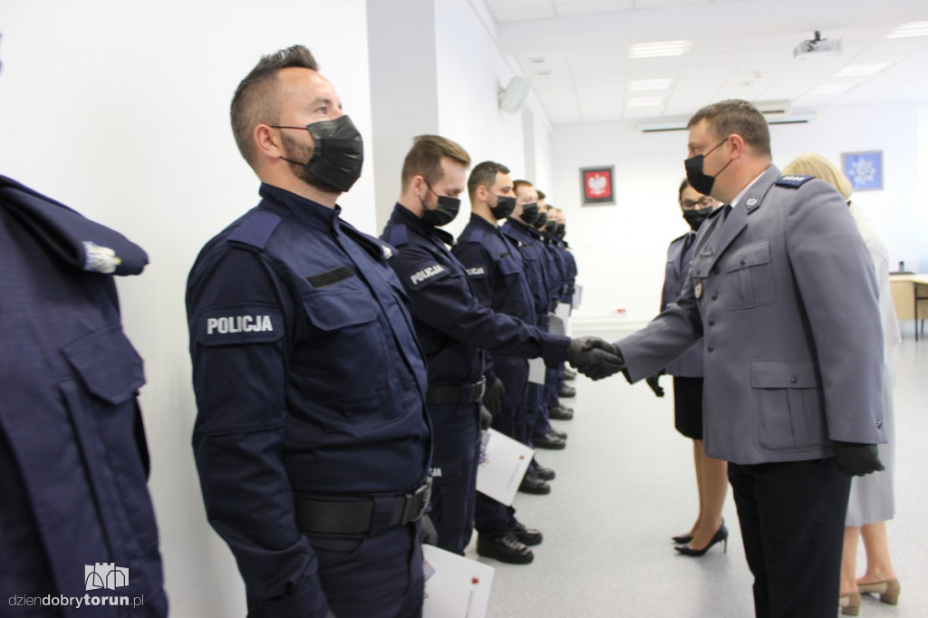 Toruń: uroczyste ślubowanie policjantów