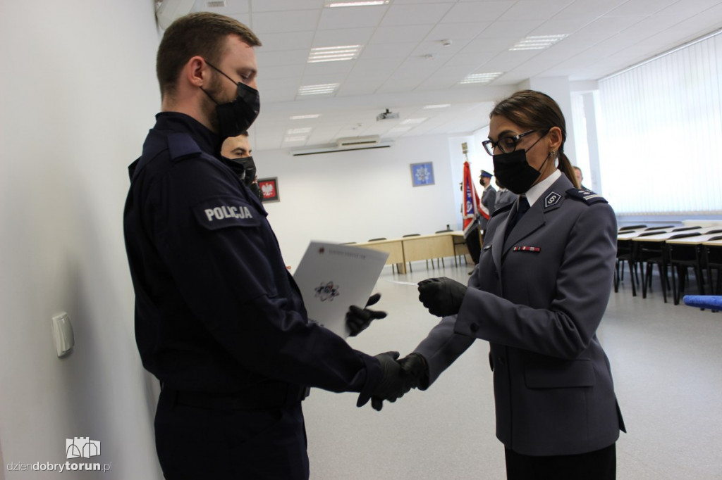 Toruń: uroczyste ślubowanie policjantów