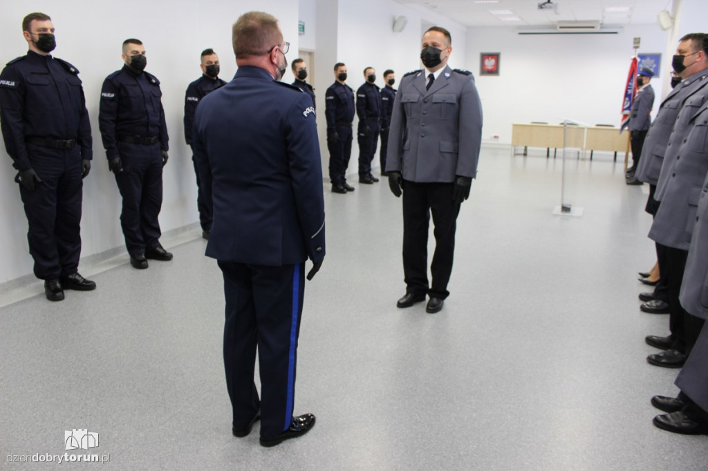 Toruń: uroczyste ślubowanie policjantów