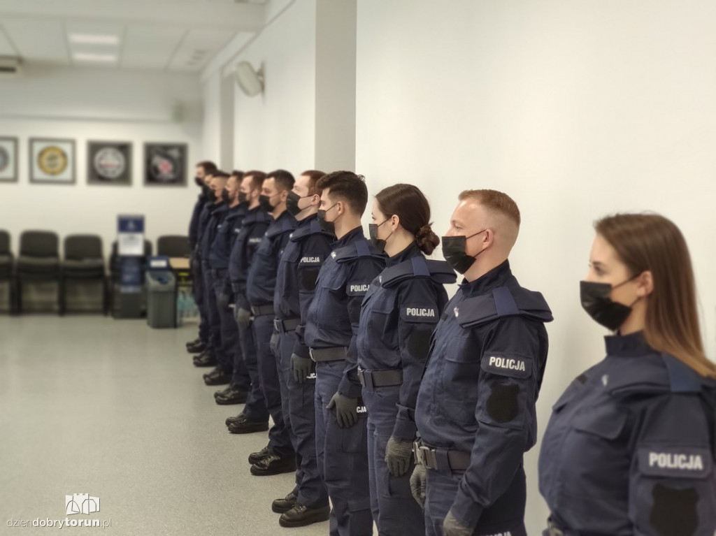 Toruń: uroczyste ślubowanie policjantów