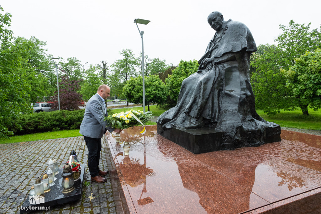 Toruń: rocznica urodzin Jana Pawła II