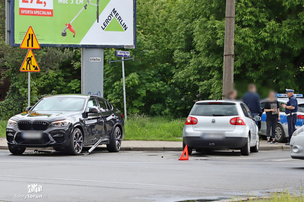 Zderzenie BMW i Volkswagena na Broniewskiego