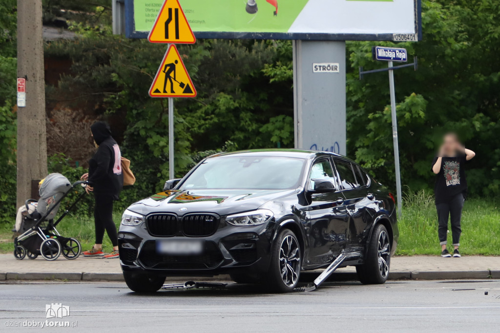Zderzenie BMW i Volkswagena na Broniewskiego