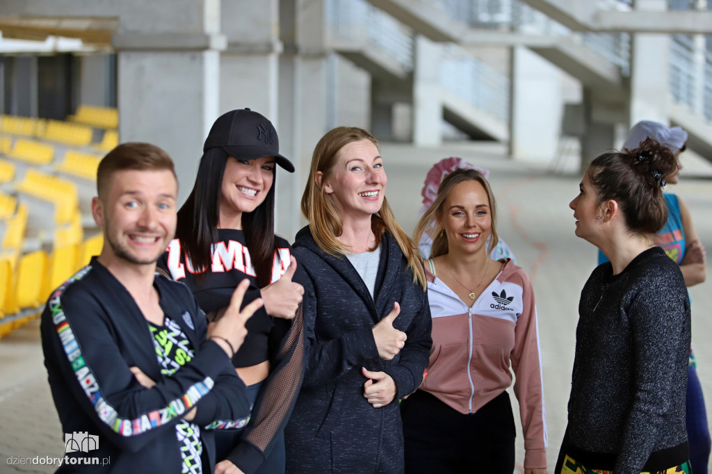 Charytatywny maraton zumby dla śpiochów