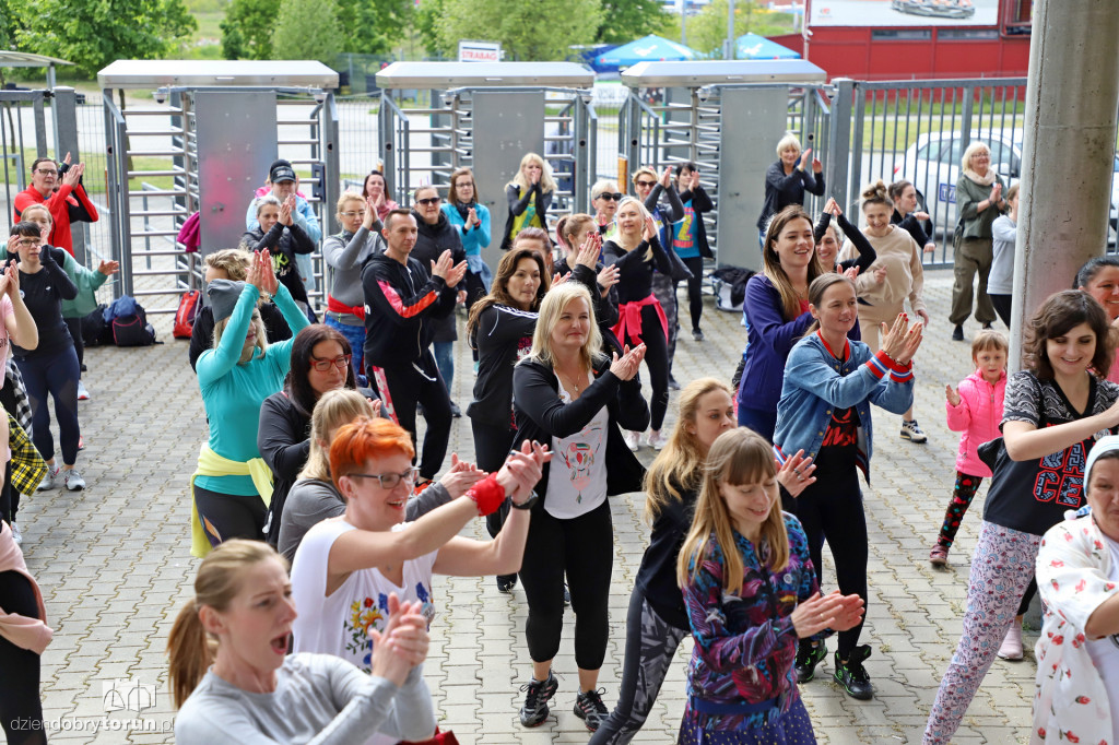 Charytatywny maraton zumby dla śpiochów