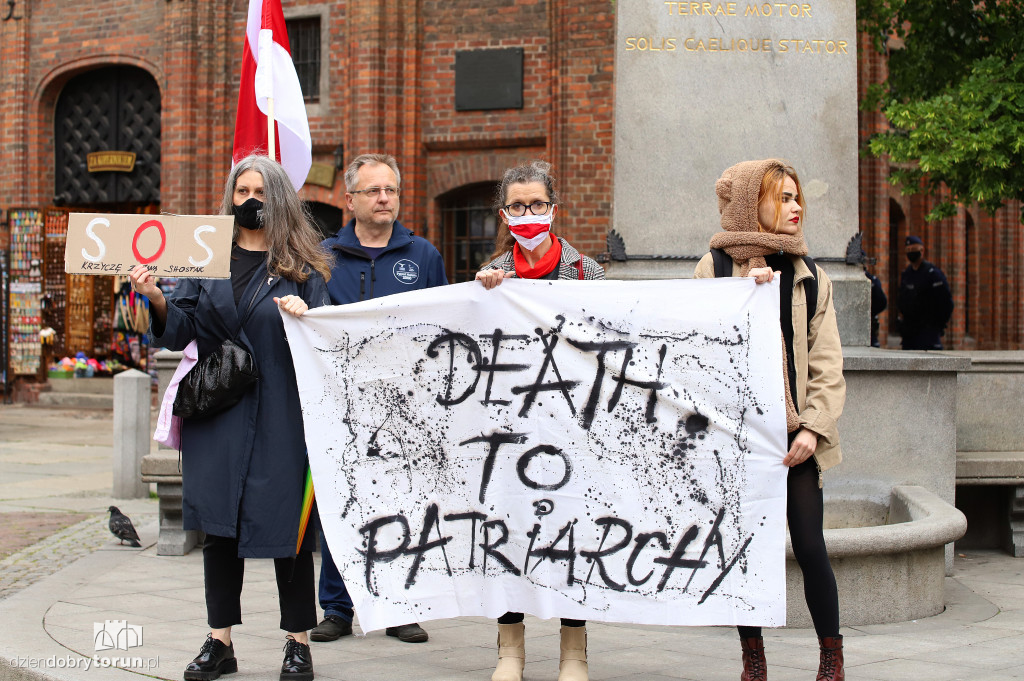 Toruń: minuta krzyku dla Białorusi
