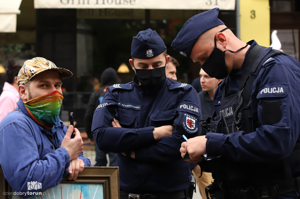 Toruń: minuta krzyku dla Białorusi