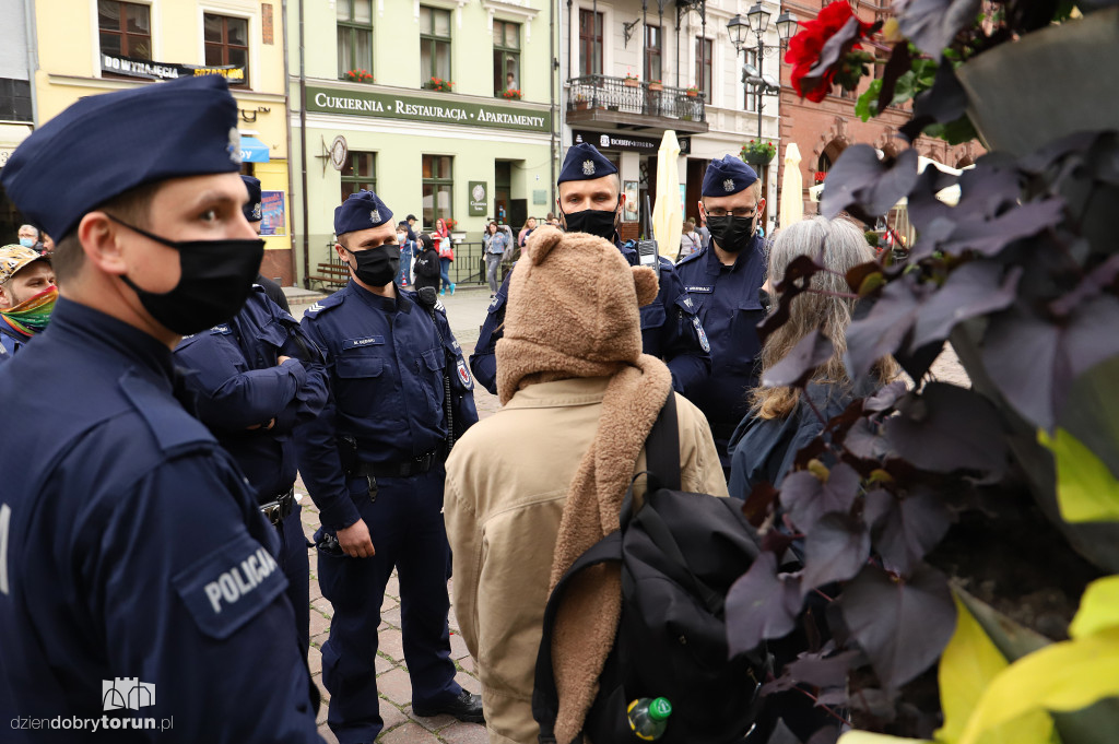 Toruń: minuta krzyku dla Białorusi