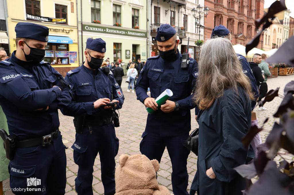 Toruń: minuta krzyku dla Białorusi