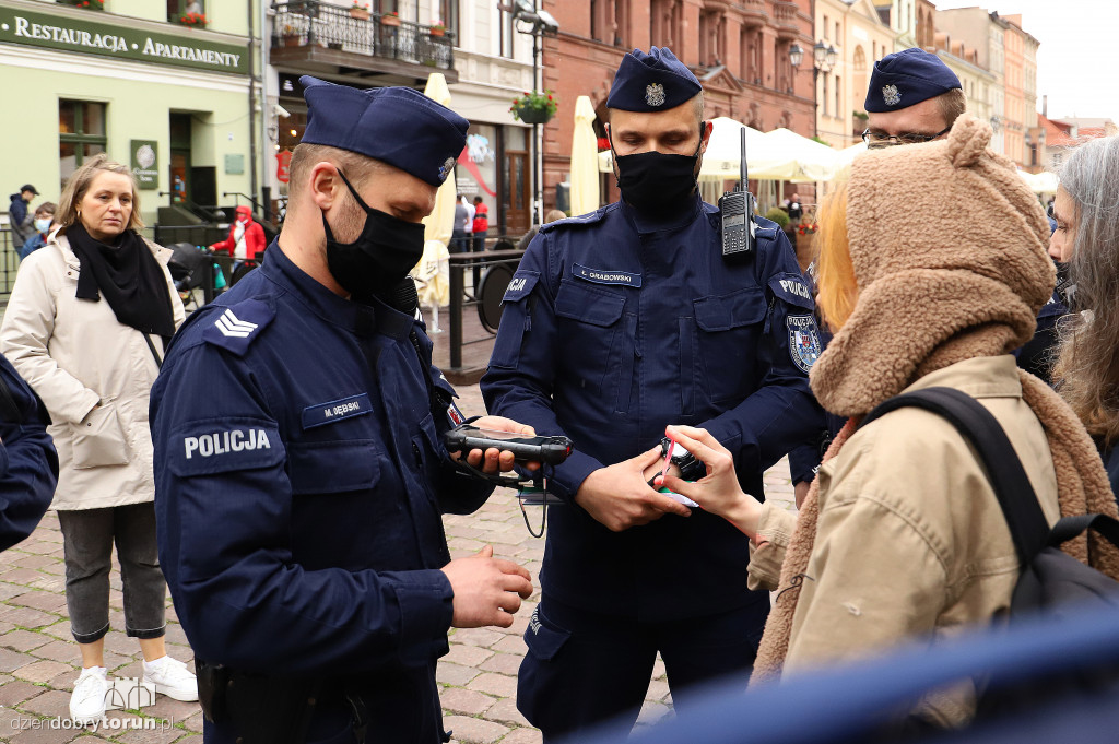 Toruń: minuta krzyku dla Białorusi