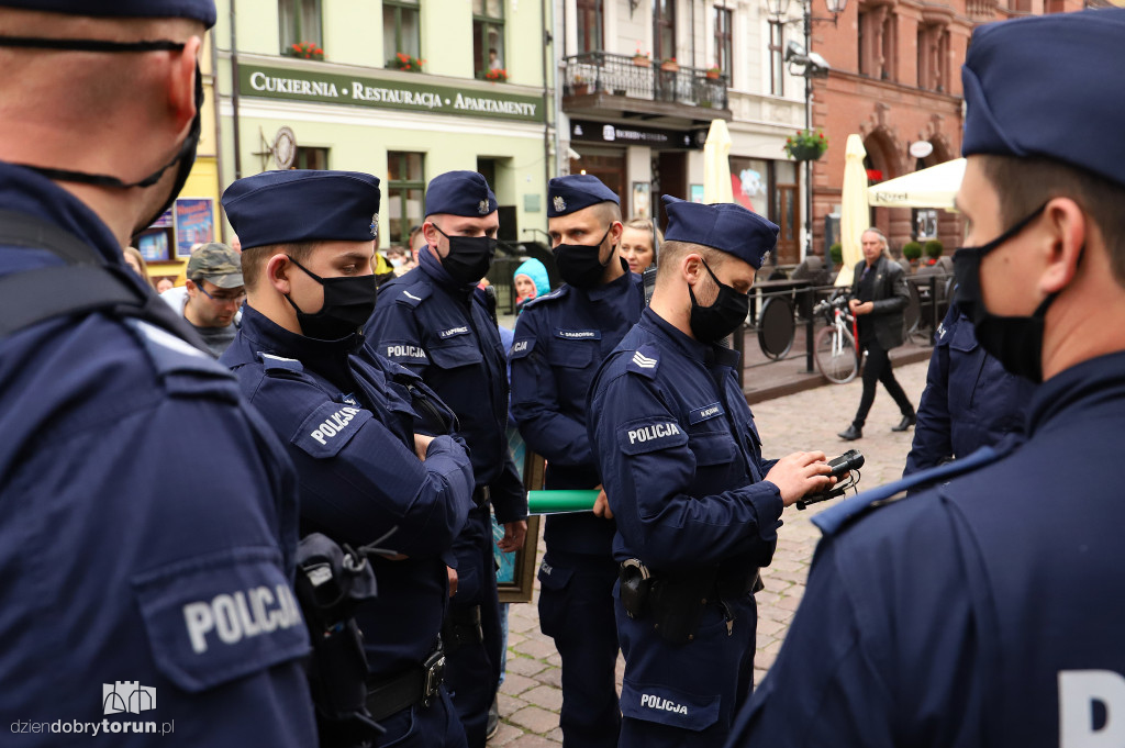 Toruń: minuta krzyku dla Białorusi
