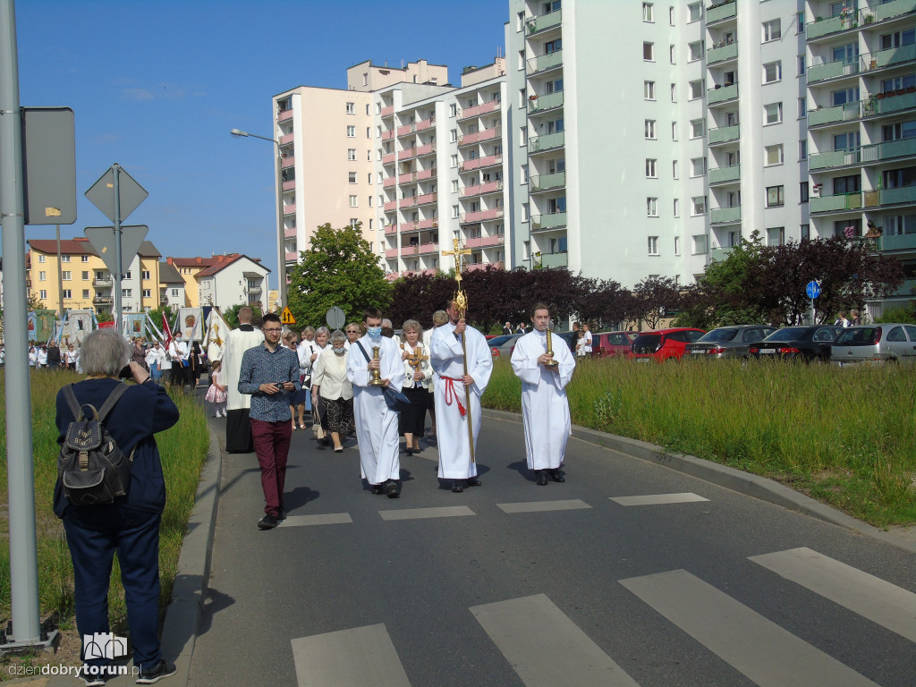 Torunianie wzięli udział w procesji Bożego Ciała
