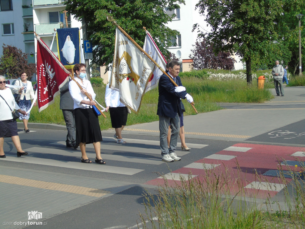 Torunianie wzięli udział w procesji Bożego Ciała
