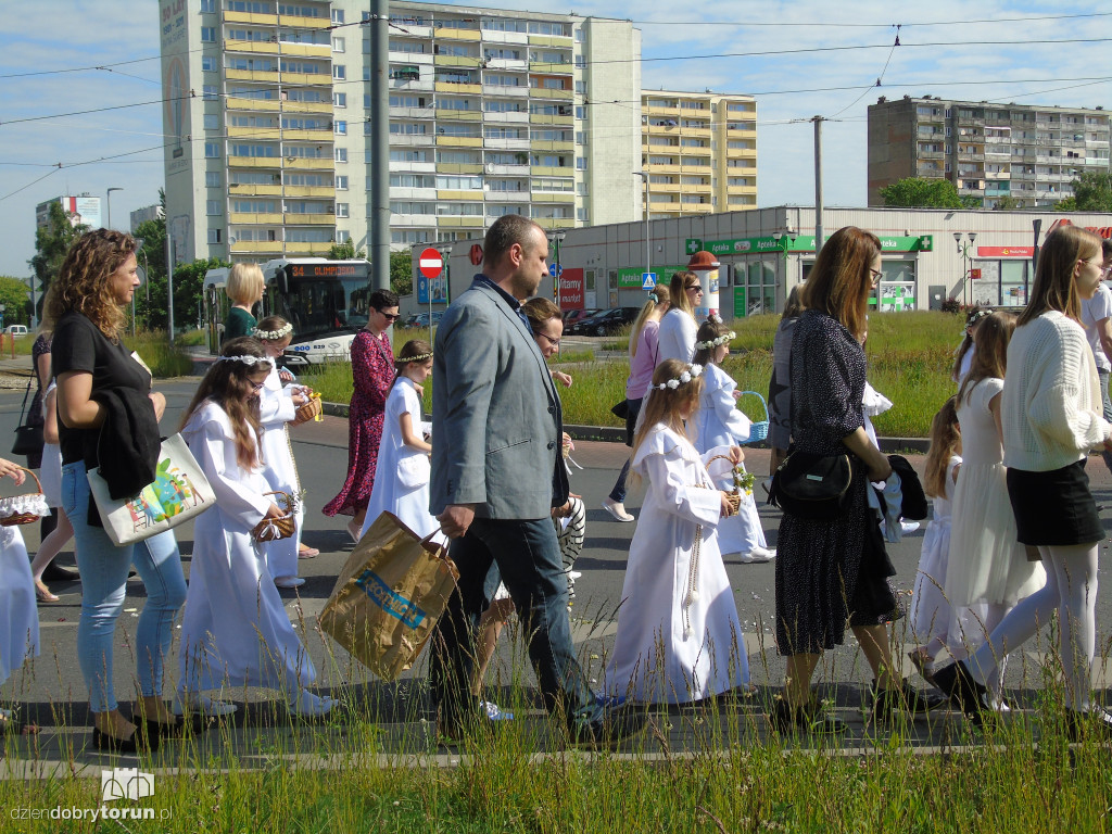 Torunianie wzięli udział w procesji Bożego Ciała