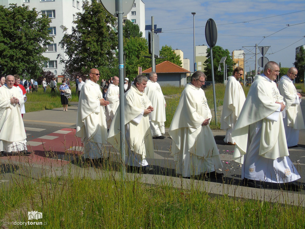 Torunianie wzięli udział w procesji Bożego Ciała