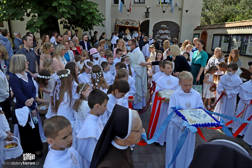 Toruń: procesja Bożego Ciała u franciszkanów