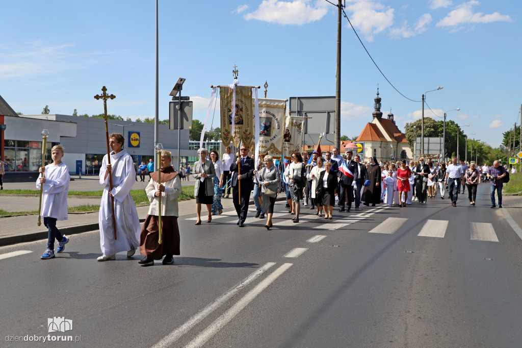 Toruń: procesja Bożego Ciała u franciszkanów
