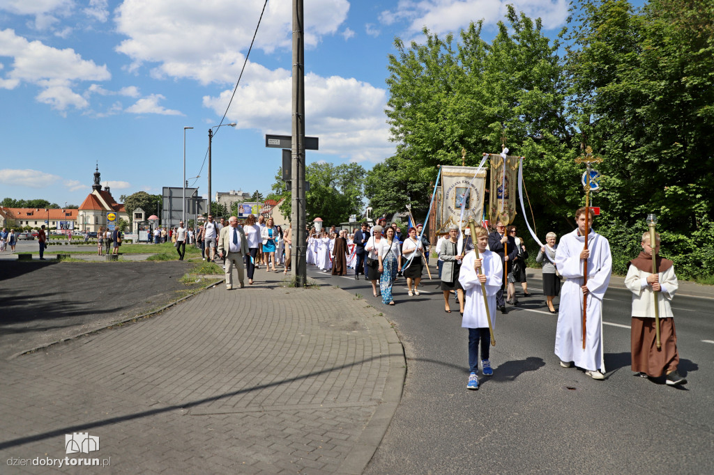 Toruń: procesja Bożego Ciała u franciszkanów