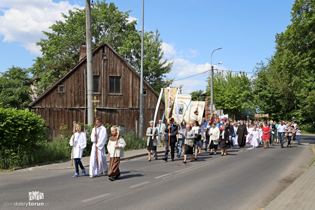 Toruń: procesja Bożego Ciała u franciszkanów