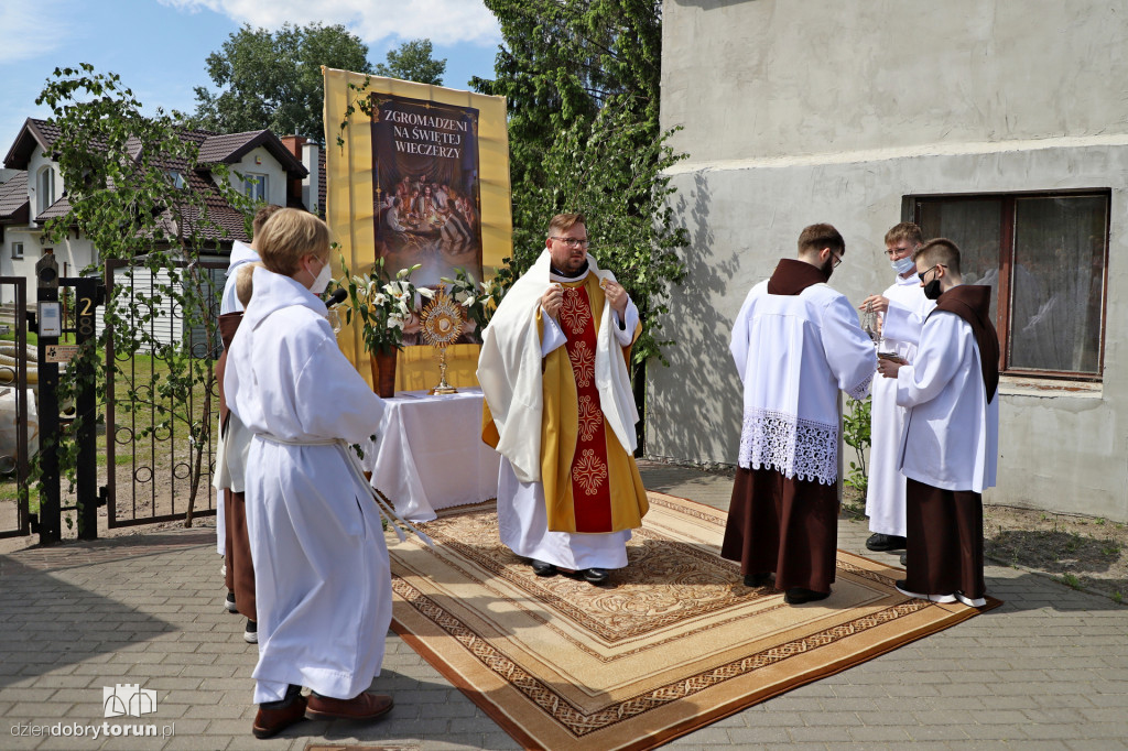 Toruń: procesja Bożego Ciała u franciszkanów