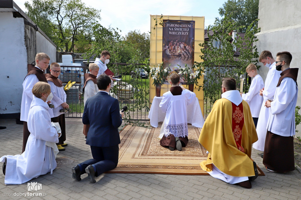 Toruń: procesja Bożego Ciała u franciszkanów