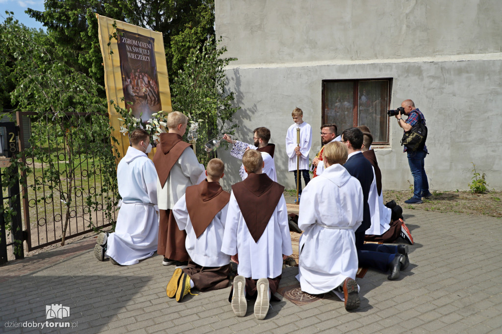 Toruń: procesja Bożego Ciała u franciszkanów