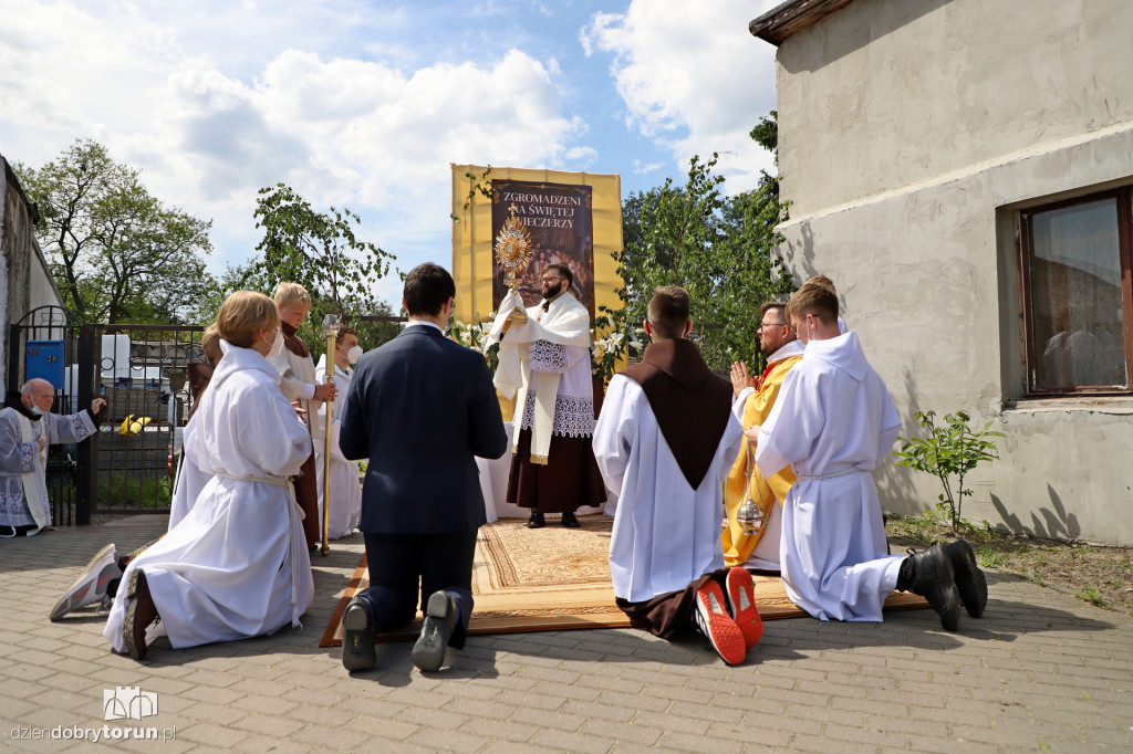 Toruń: procesja Bożego Ciała u franciszkanów